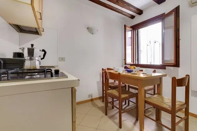 Bed & Breakfast Giardini - İç Mekan