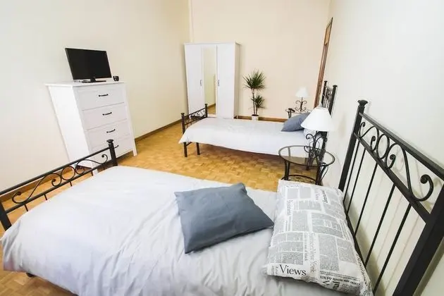 Bed and Breakfast Happiness - Oda
