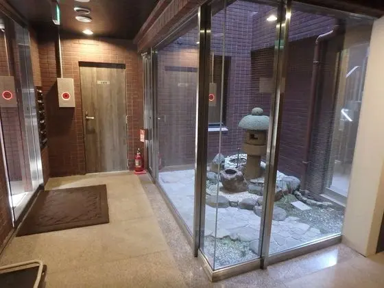 Bed & Breakfast RENGA Daikanyama - Hostel - Lobi
