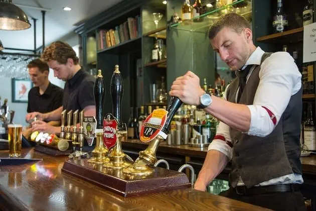The Bedford Arms - İç Mekan