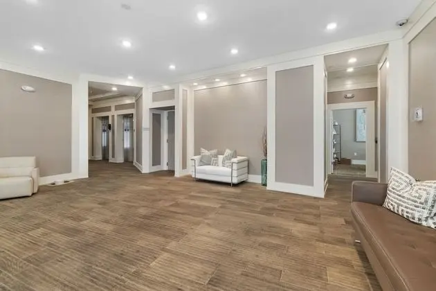 Bedford Hall - Lobi