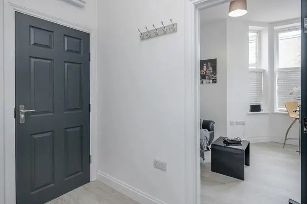 Bedford Park St Michaels1 by Homely Spaces 1BR Apt - İç Mekan