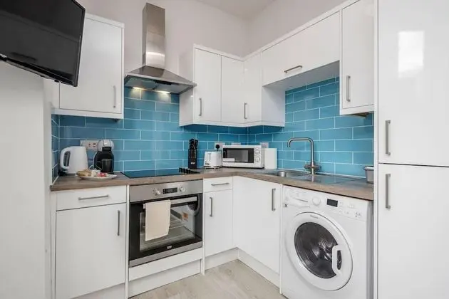 Bedford Park St Michaels1 by Homely Spaces 1BR Apt - Mutfak