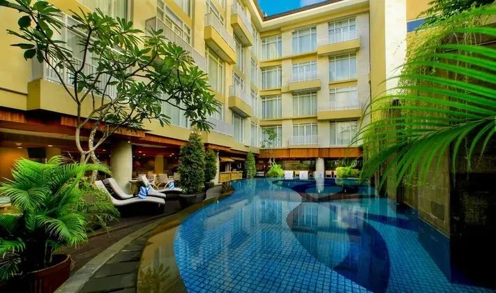 Bedrock Hotel - Havuz