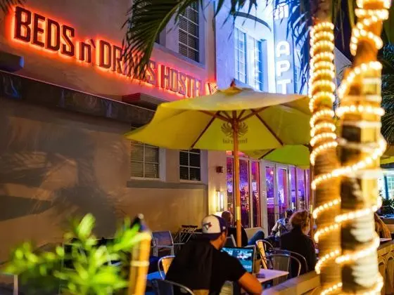 Beds n' Drinks Hostel