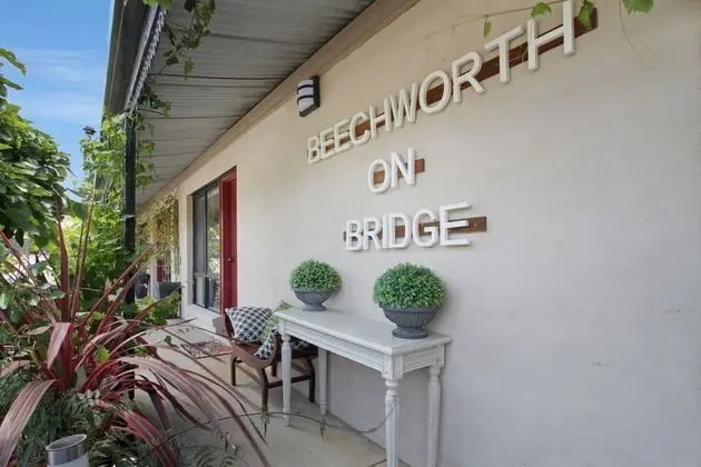 BEECHWORTH ON BRIDGE MOTEL