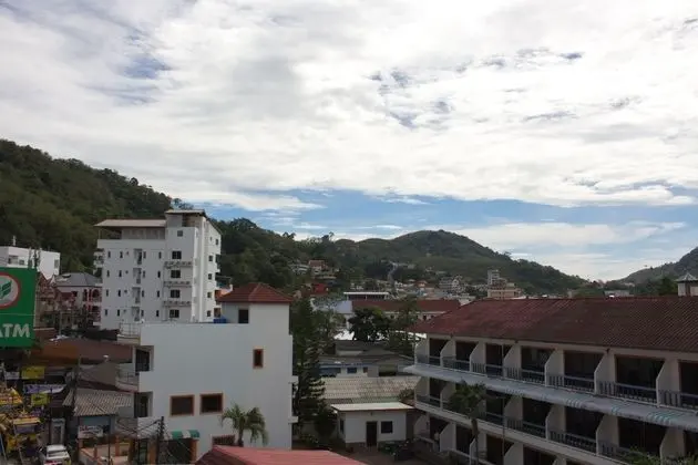 Beehive Magenta Patong Hostel