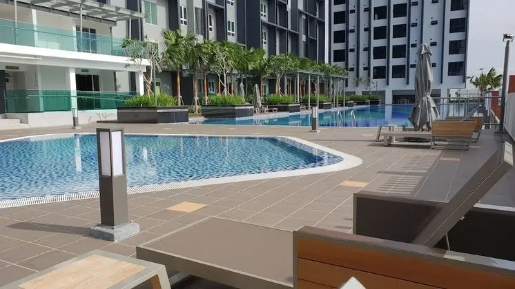 BekvämHome Impiria Residensi Klang - Havuz