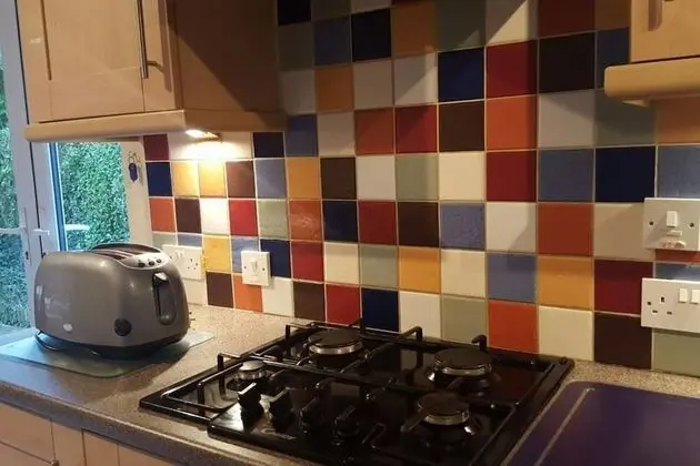 Belfastbreaks - Modern 4 Bedroom Townhouse in South Belfast - Yerinde Yemek