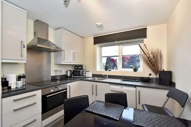 Belgravia Apartments- Wilton Road - Mutfak