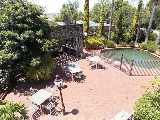 Bell Motor Inn