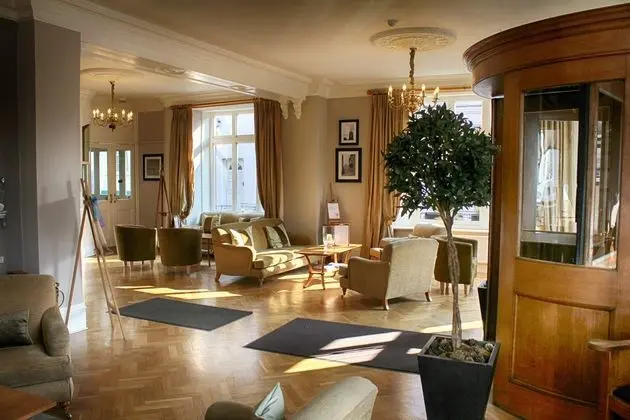 Bell Hotel - Lobi