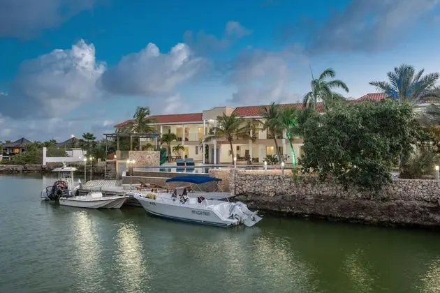 Bella Breeze Resort