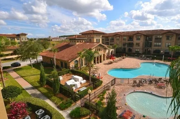 Bella Piazza 3