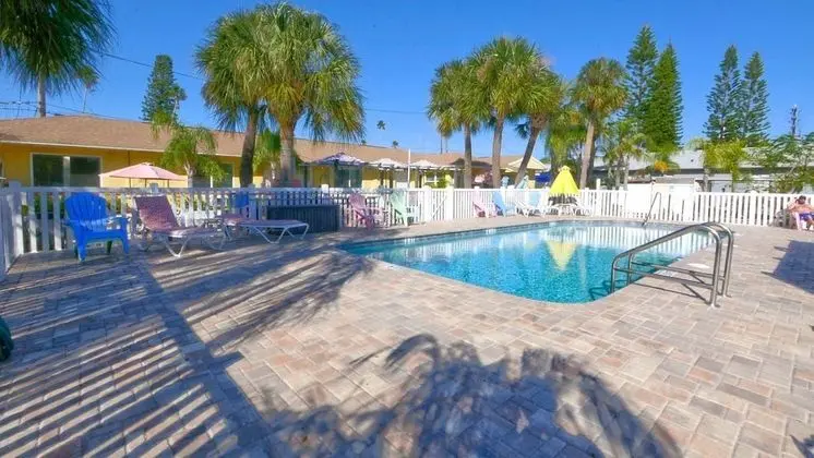 Bella Sirena Inn - Havuz