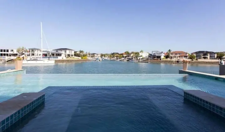 Bella Vista of Raby Bay Bed & Breakfast - Havuz