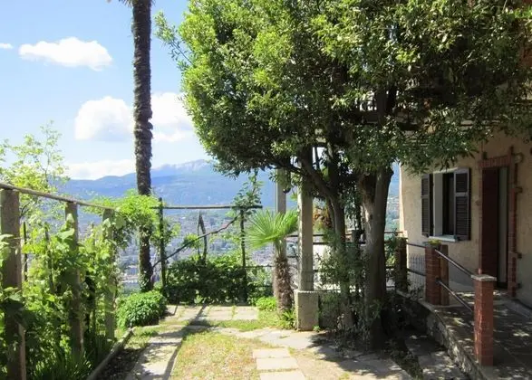 Bellavista-albonago in Aldesago - Oda