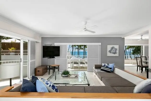 Belle Escapes - Absolute Beachfront Apartment with Private Pool Alamanda Resort "48" - Öne Çıkan Resim
