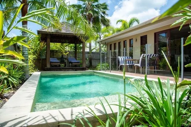 Belle Escapes - Kintamani Villa Palm Cove - Havuz