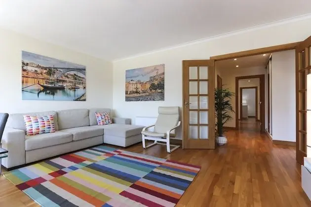 Bellevue Apartment by Homing