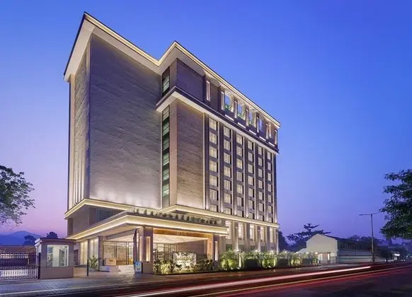 Bellevue Sarovar Portico Junagadh - Dış Mekan
