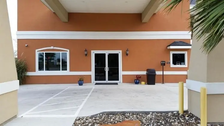 Belmont Inn and Suites Beeville