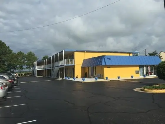 Belmont Inn & Suites - Genel