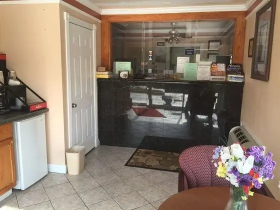 Belmont Inn & Suites - İç Mekan