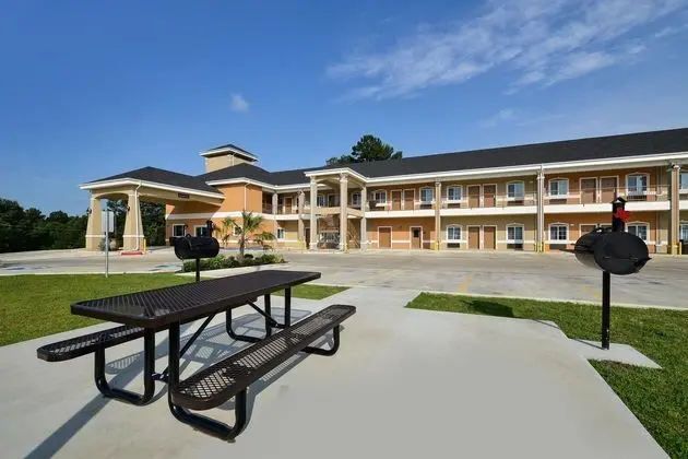 Belmont Inn and Suites - Genel