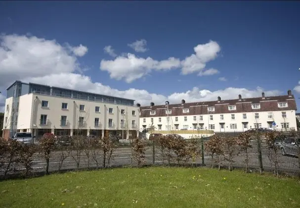 Belmore Court & Motel