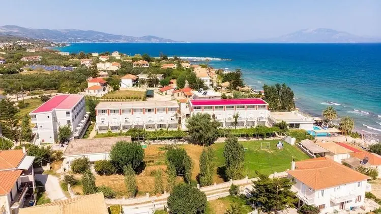 Belussi Beach Hotel & Suites - Plaj