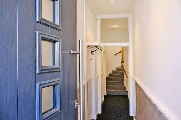 Ben Shea Smart Home - Lobi