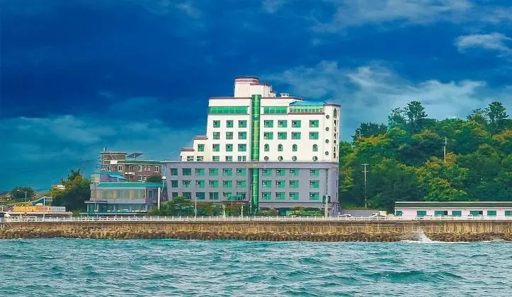 Benikea Mountain and Sea Daepo Port