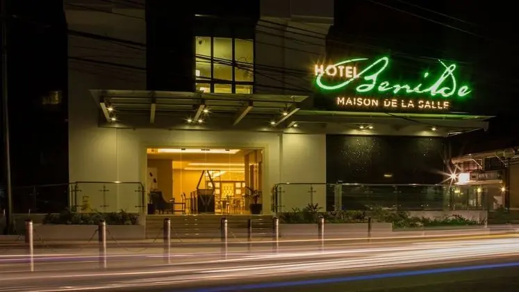 Hotel Benilde Maison De La Salle - Dış Mekan