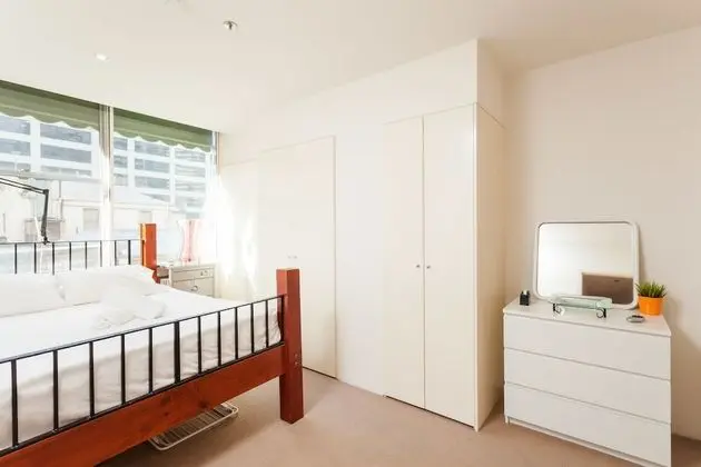 BENJAMIN, 2BDR Melbourne Apartment - Oda