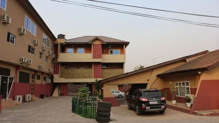 Benjy's Lodge - 1