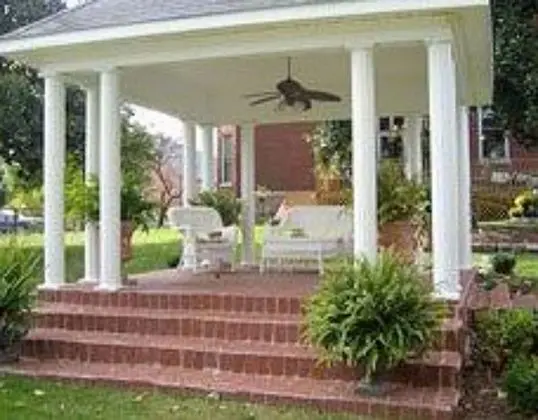 The Bennett House Bed & Breakfast