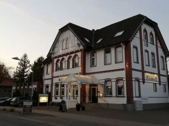 Bennett's Restaurant & Hotel - 1