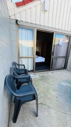 Bennetts Thermal Pools Motor Inn - Dış Mekan