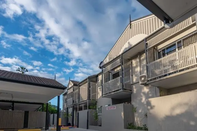 BENSON COURT MOTEL