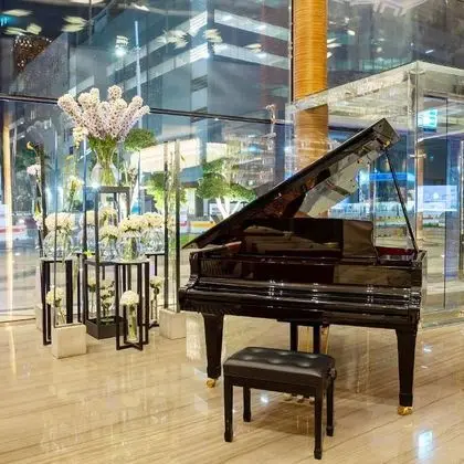The Bentley Luxury Hotel and Suites - Lobi
