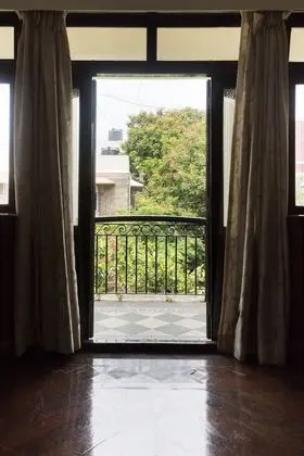 Bentleys Hotel Colaba - İç Mekan