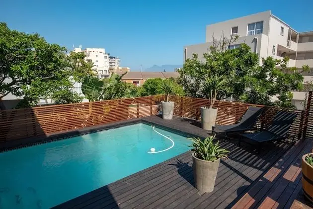 Bentley's Guesthouse - Havuz