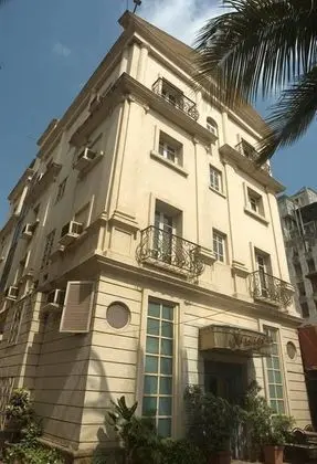 Hotel Benzy Palace