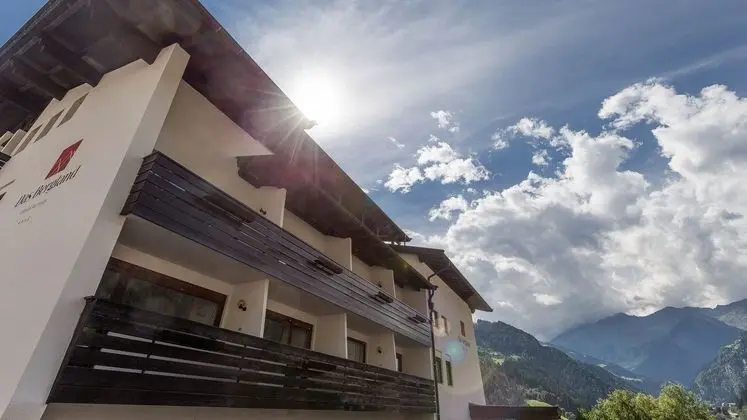 Hotel Bergland & Dependance Gurschler - Bergland