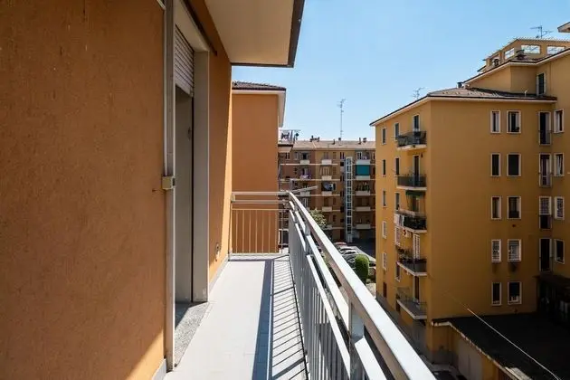 Bergonzoni Modern Apartment by Wonderful Italy