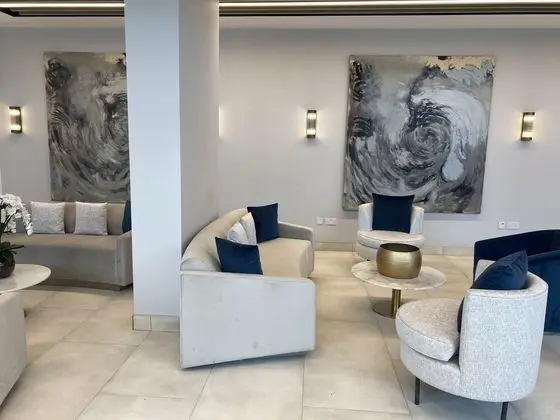 Berks Luxury Serviced Apartments - Lobi