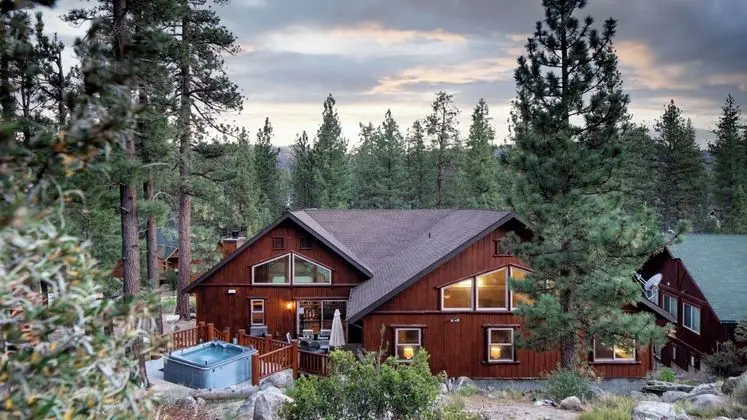 Bernard by Avantstay Luxurious Cabin in Big Bear w/ Hot Tub & Pool Table - Dış Mekan