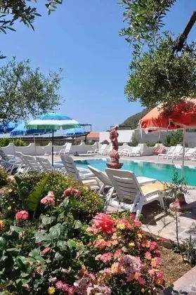 Hotel Villa Bernardina - Havuz