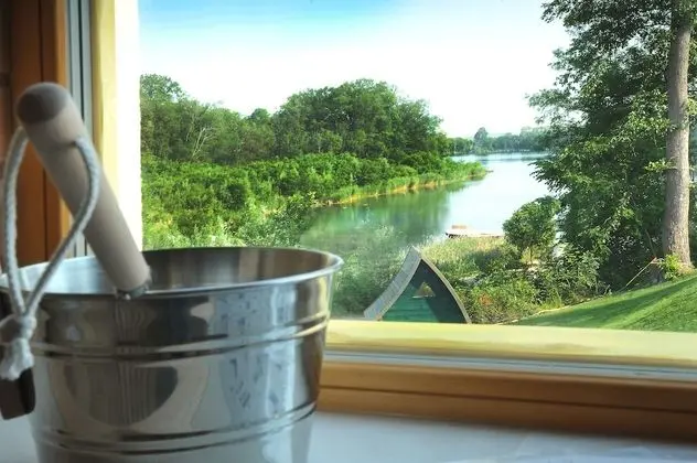 Bernstein Acamed Resort